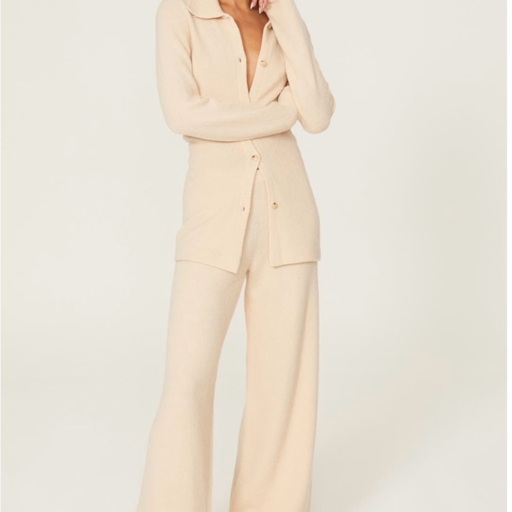 DOWN FROM $150!!!🎉Vince Sweater Pants